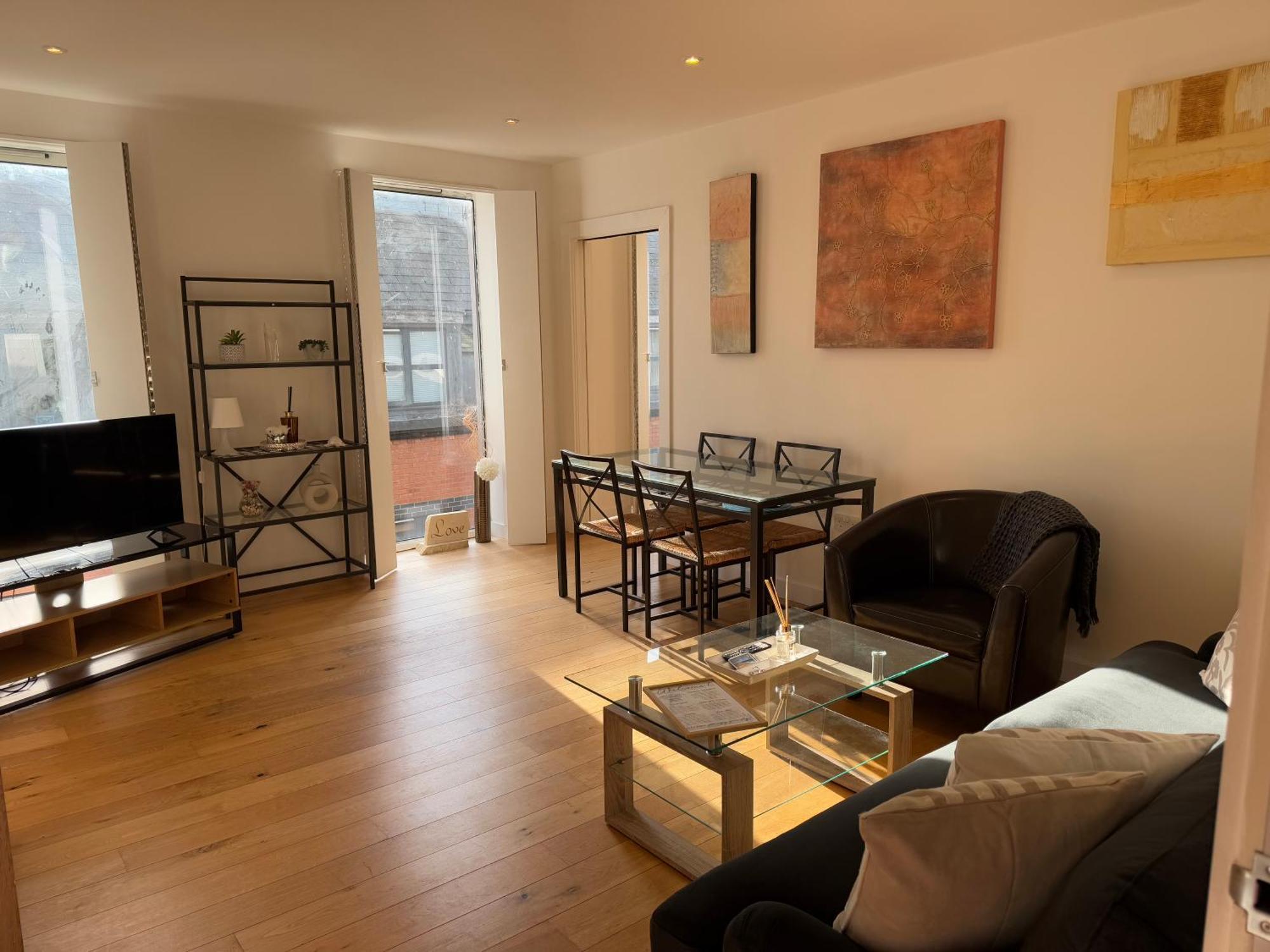 Cathedral View Apartment: Modern Central Stay with Parking Lincoln Exterior photo